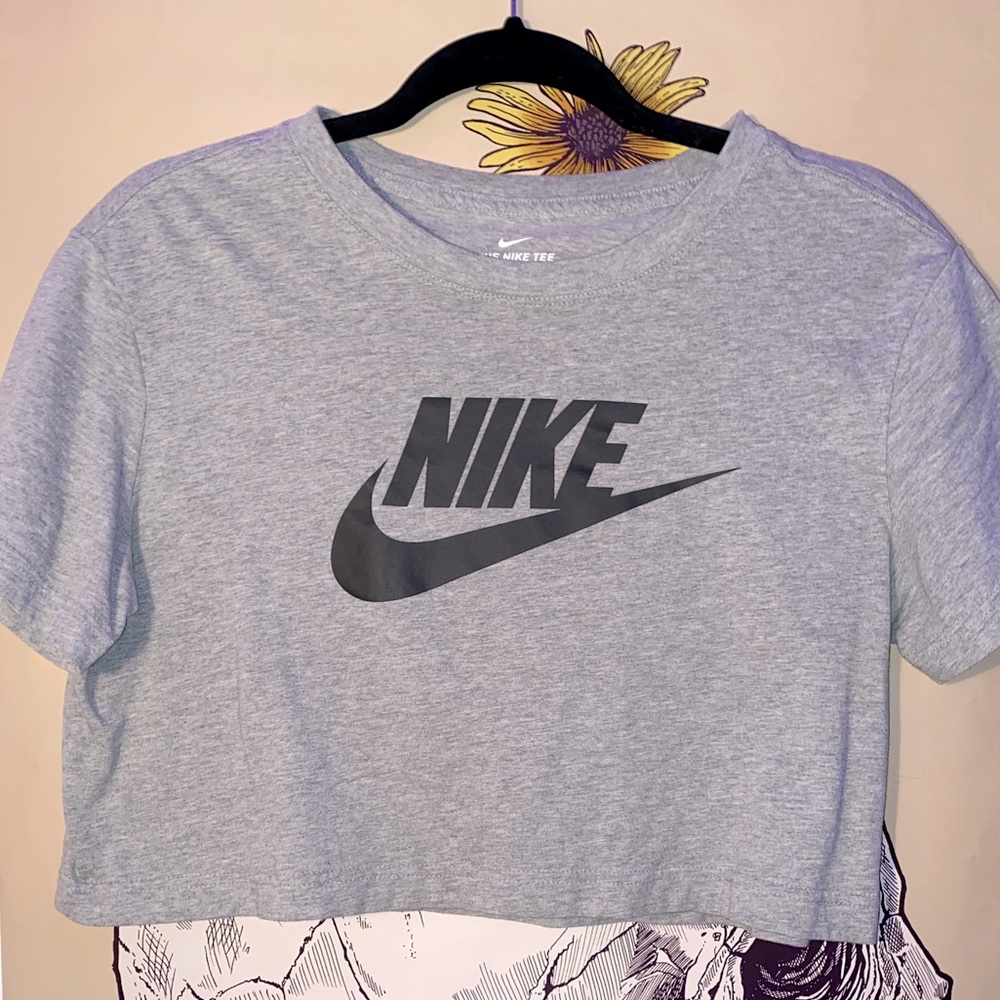 Nike Crop Top